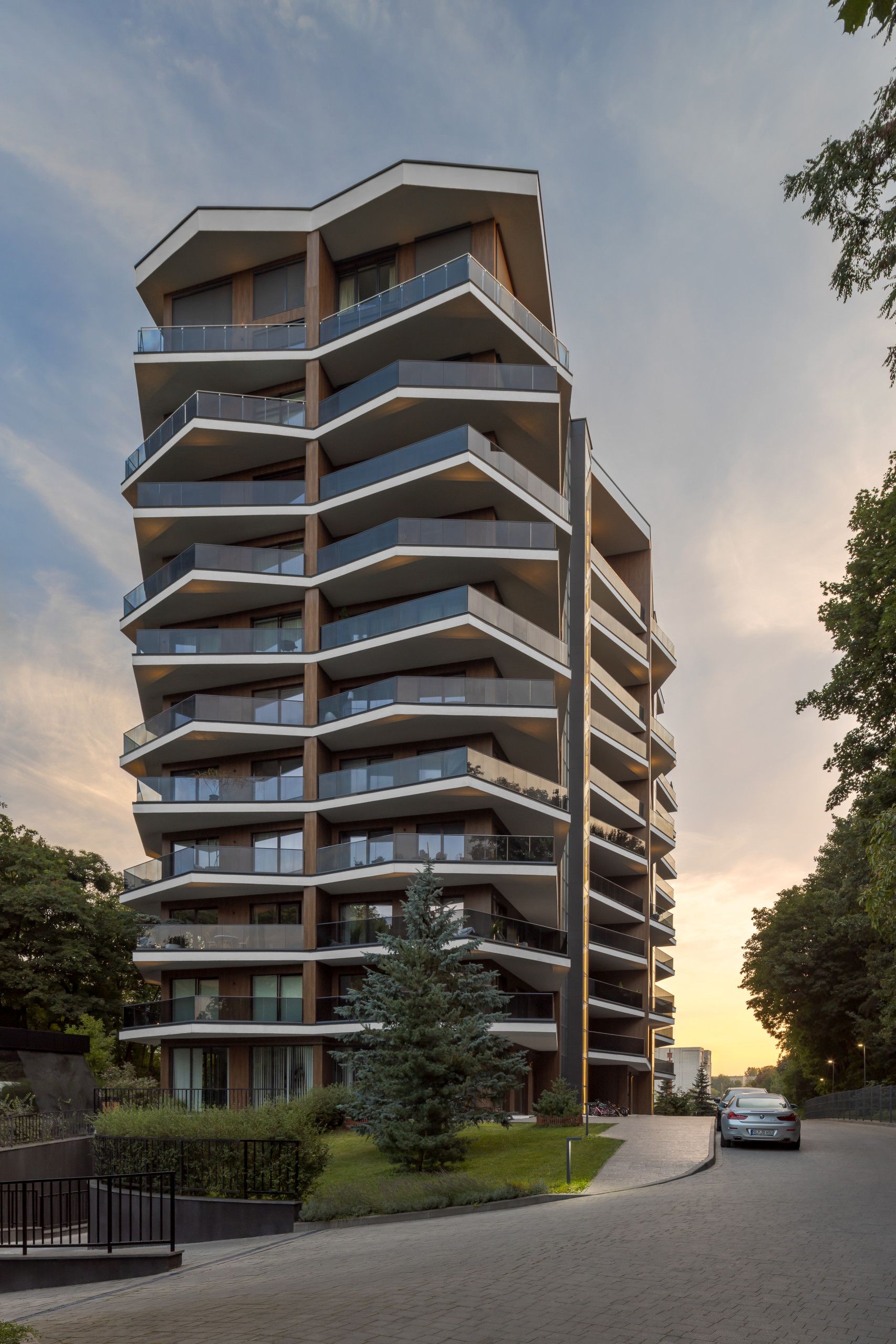 Avalon Lux
