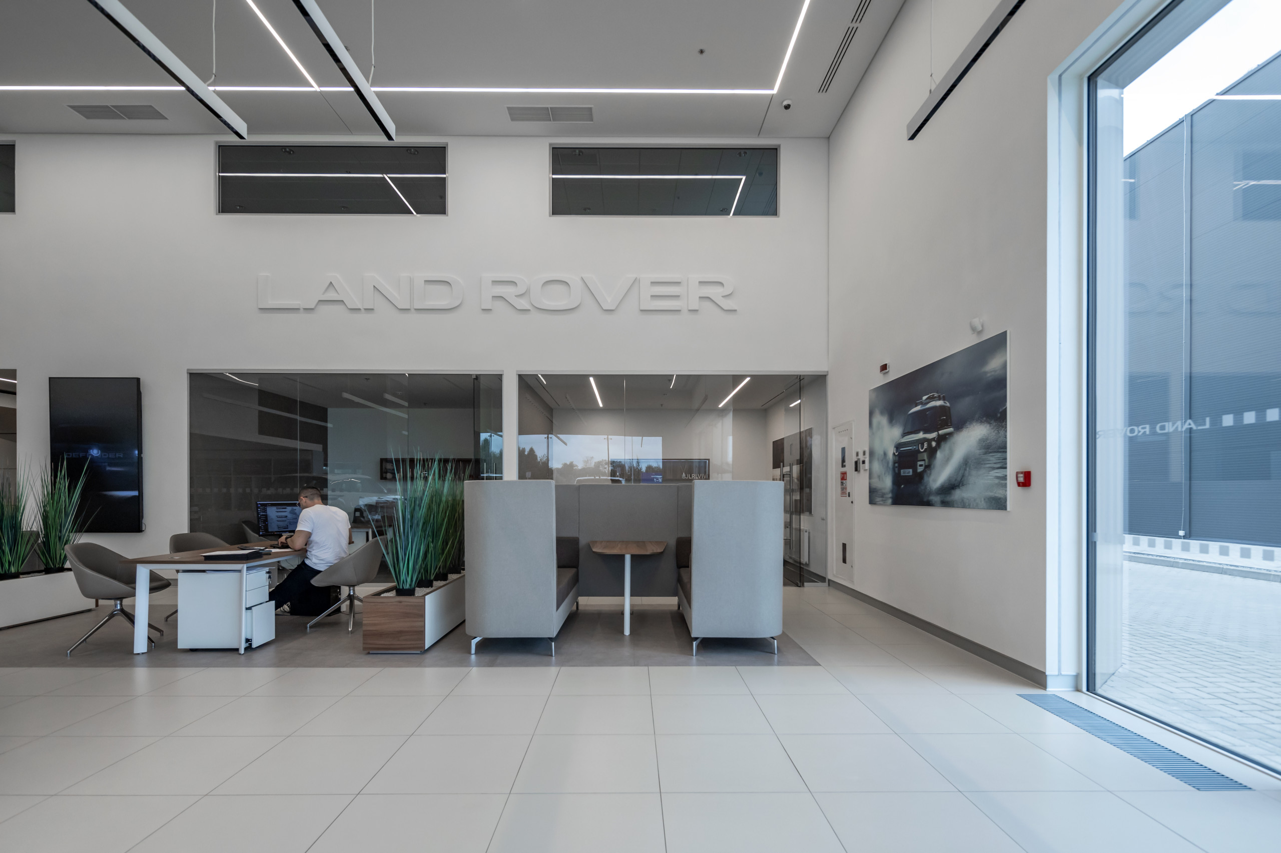 Jaguar Land Rover Львів