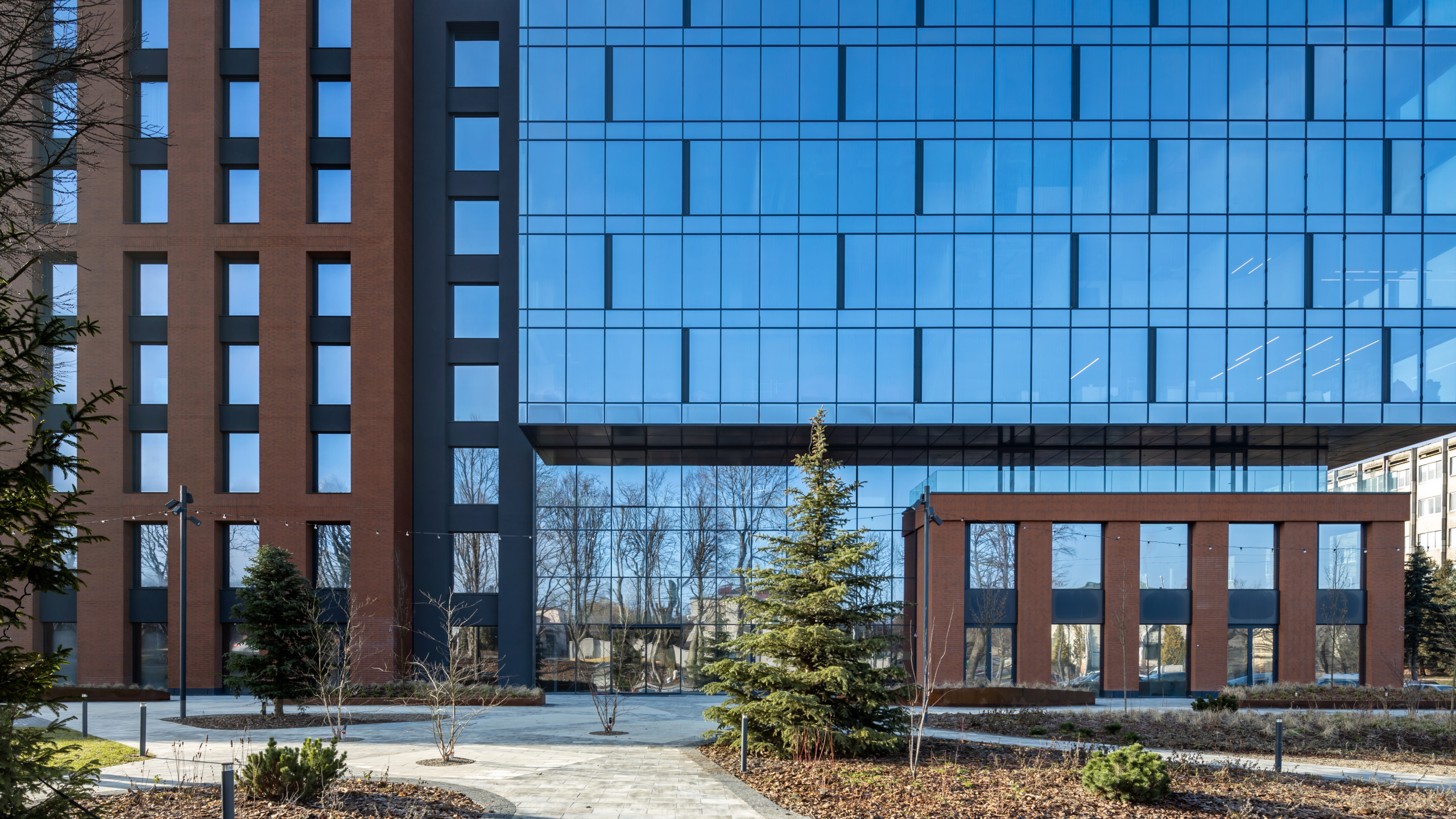 Kristal Plaza бізнес-центр та апарт-готель