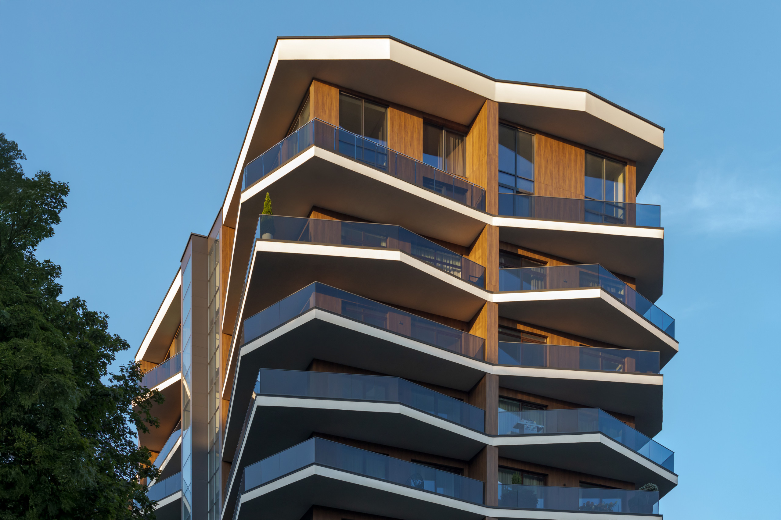 Avalon Lux