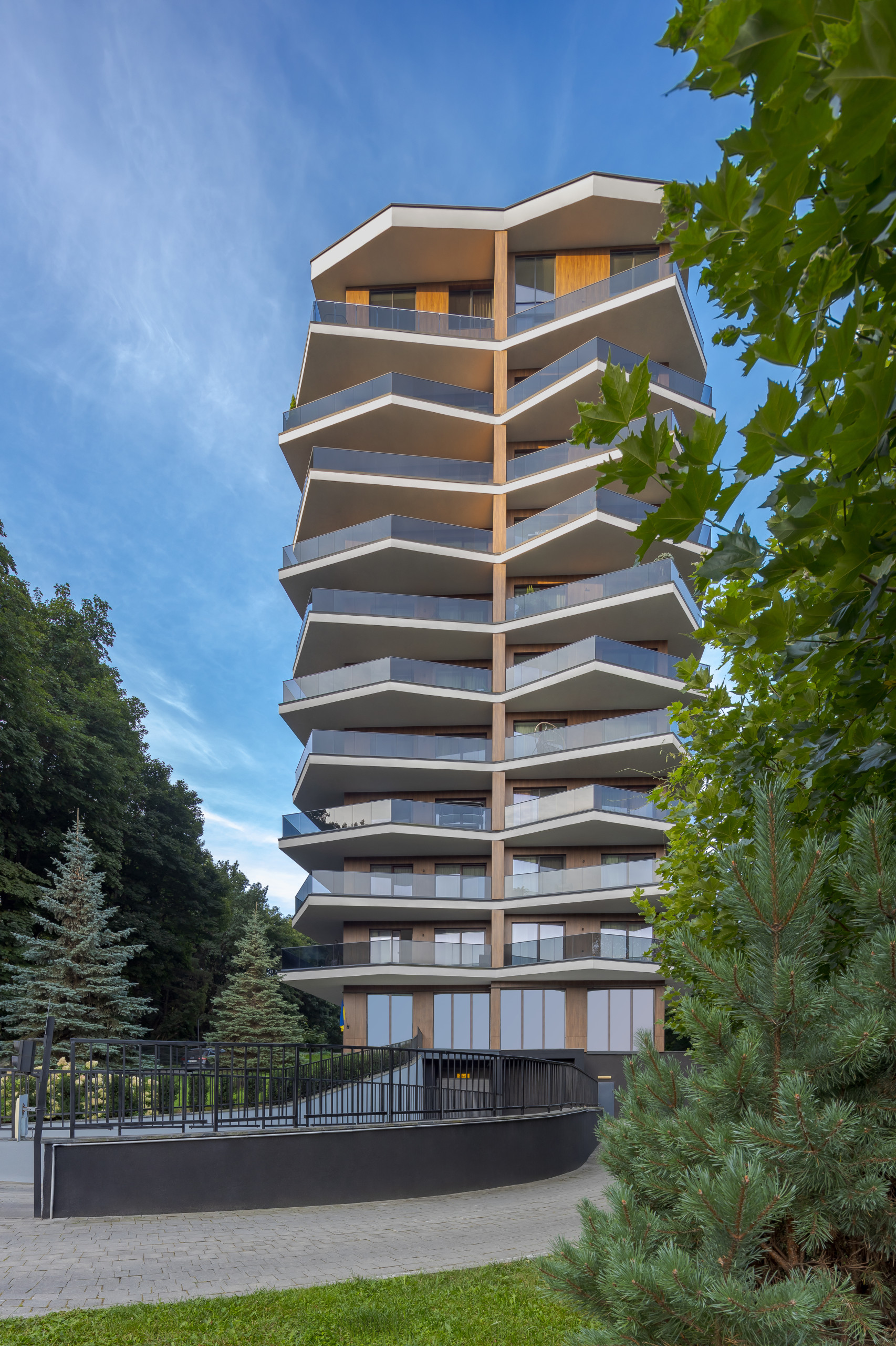 Avalon Lux