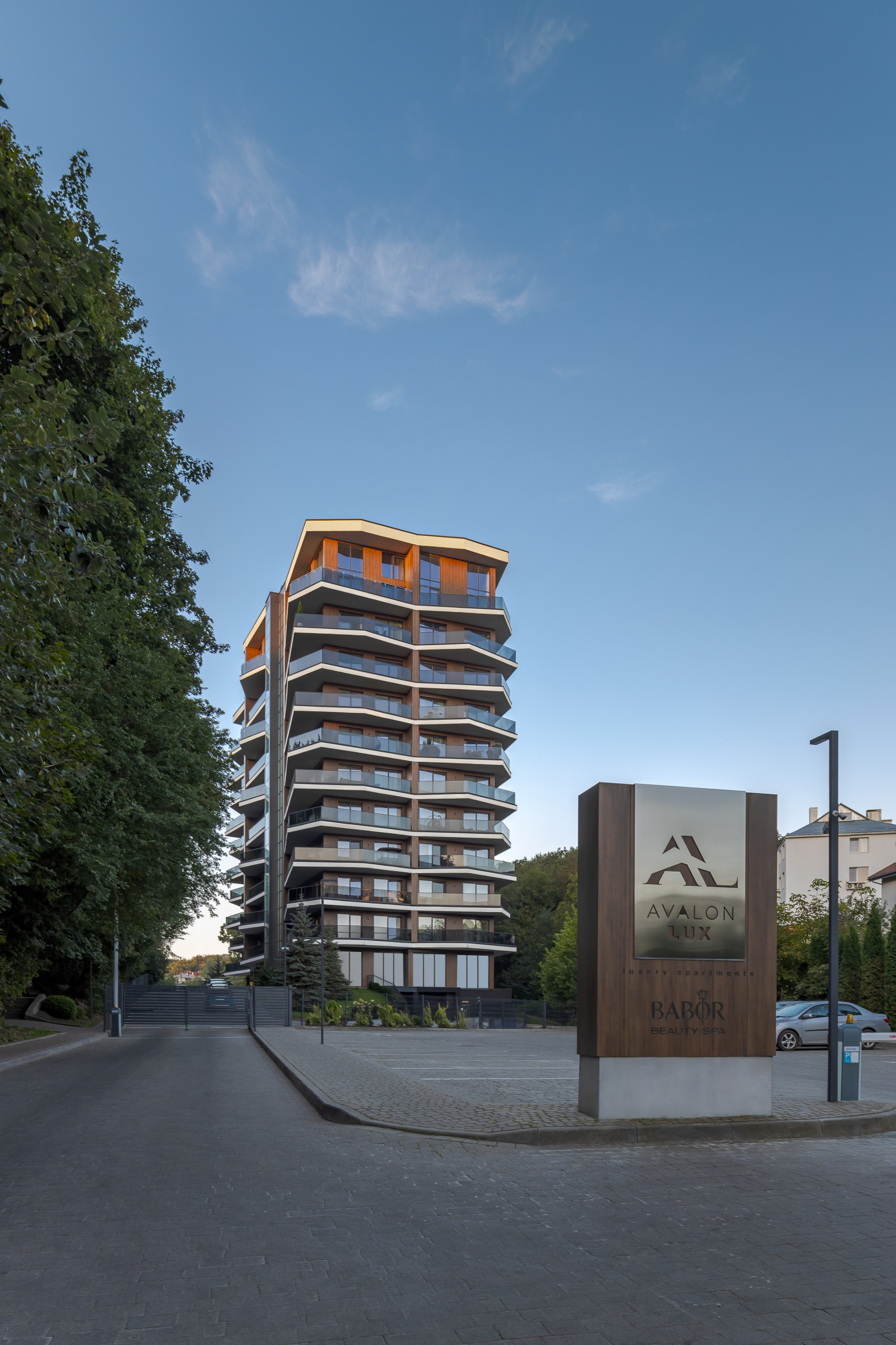Avalon Lux